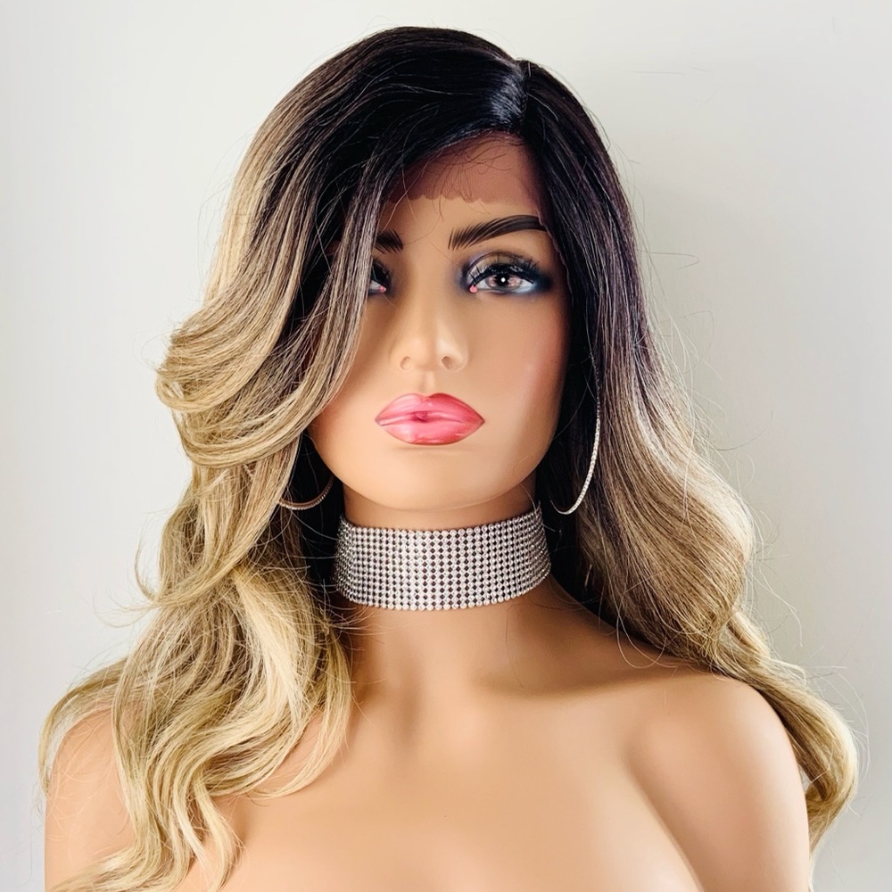 Gorgeous 22” Ombré Ash Blonde Mix Premium Fiber Lace Front Wig 🌹